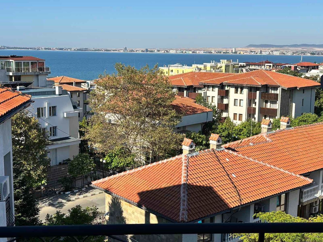 Cozy One-Bedroom Apartment with Panoramic Sea View in Sveti Vlas