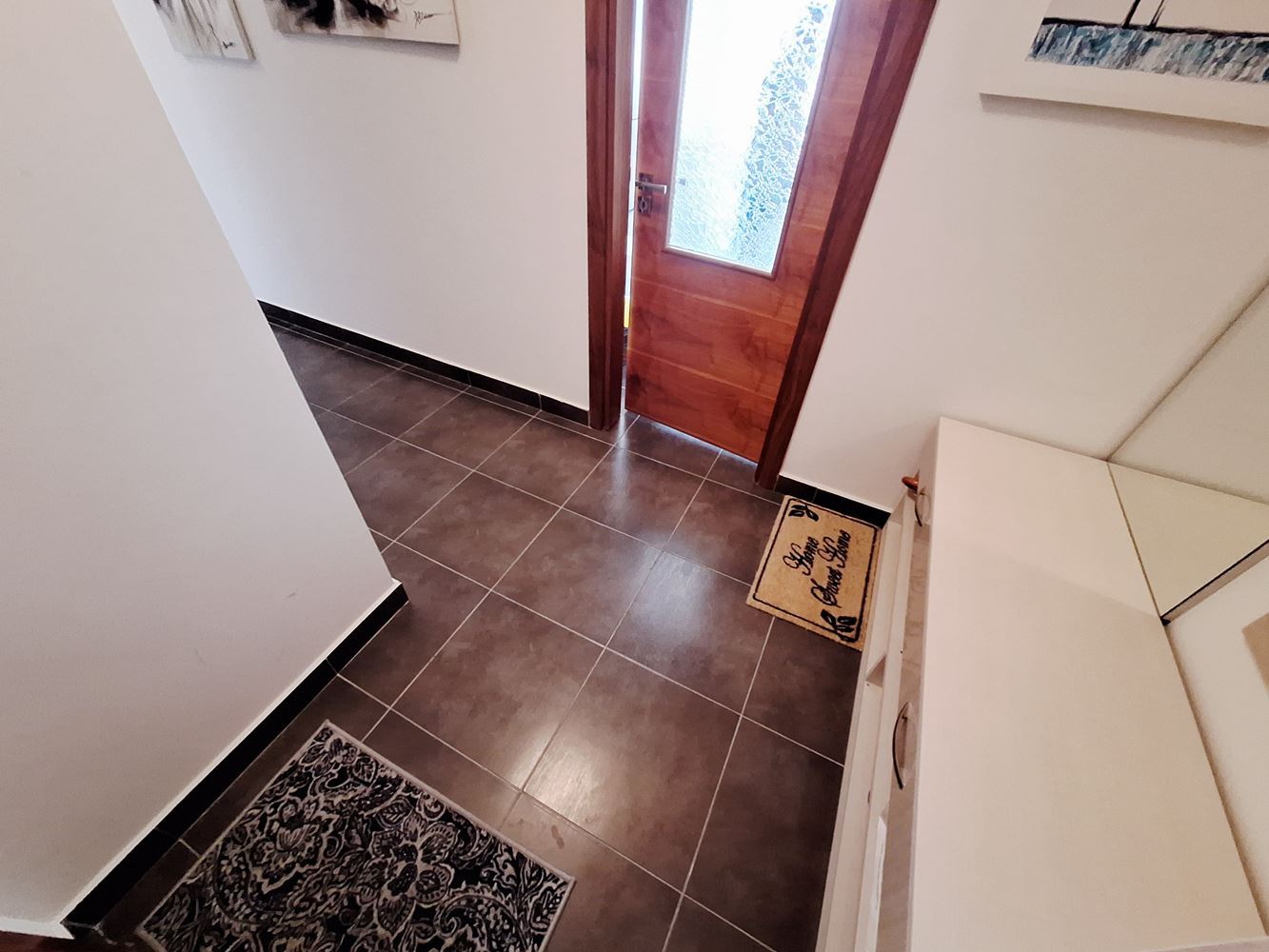 Spacious two-bedroom apartment with parking space only 200 meters from the sea in Sveti Vlas
