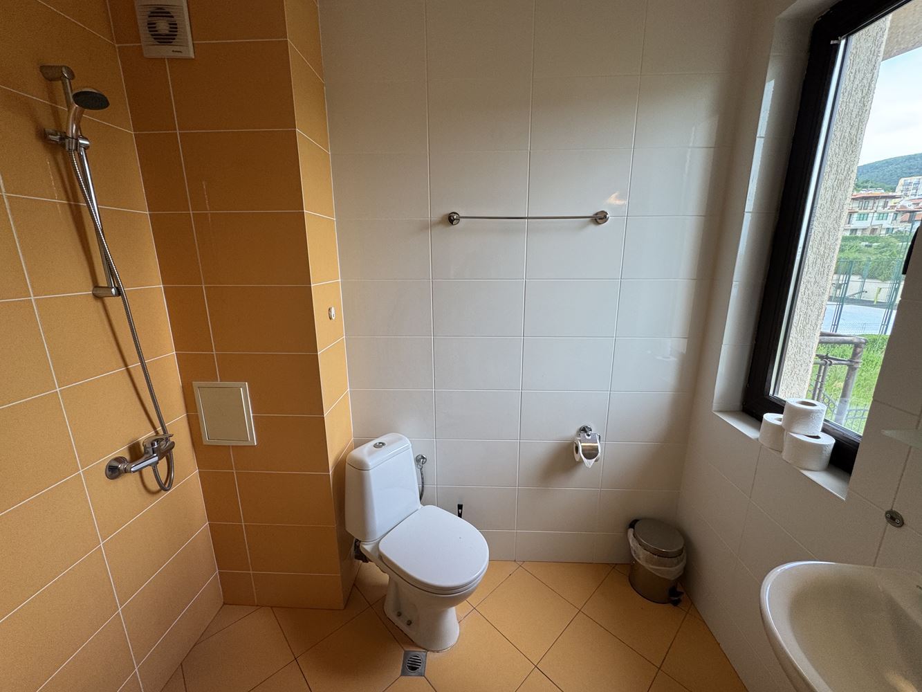 Compact studio with panoramic mountain view in Sveti Vlas – comfort, nature, and excellent infrastructure