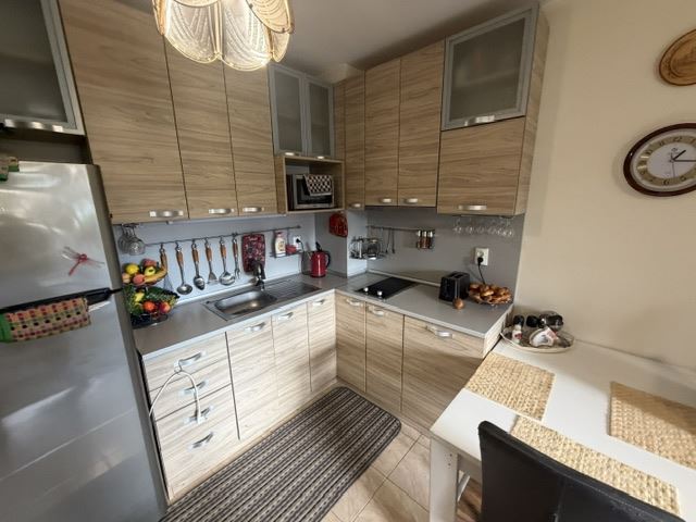 Spacious Three-Bedroom Apartment Close to the Sea with Excellent Complex Facilities
