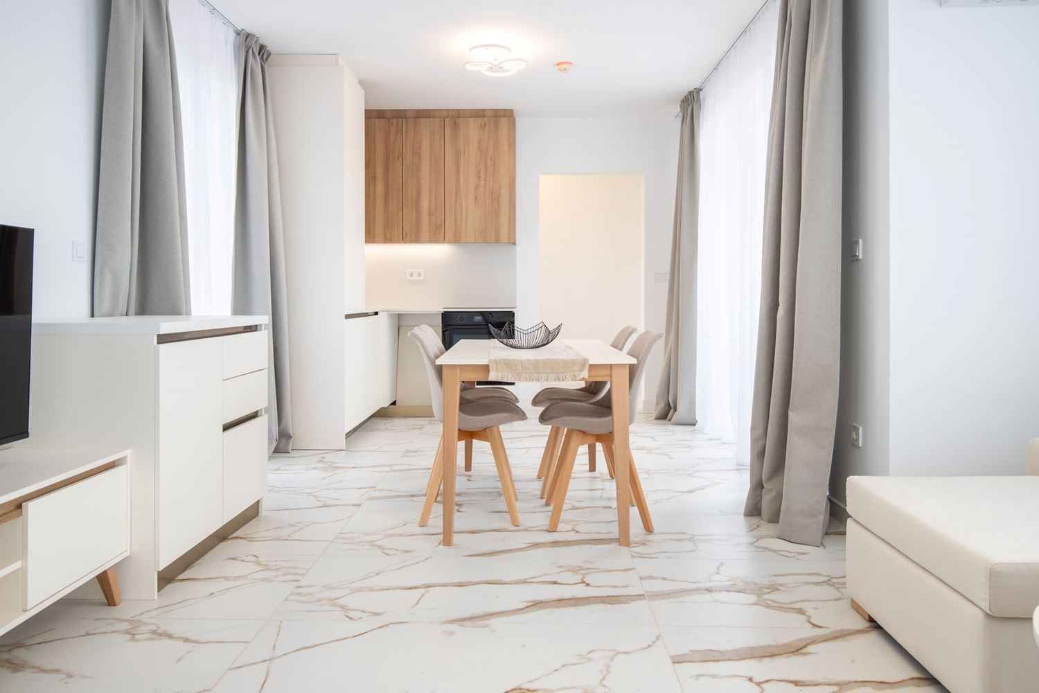 Luxury one-bedroom apartment just 50 m from the sea in a modern complex in Aheloy