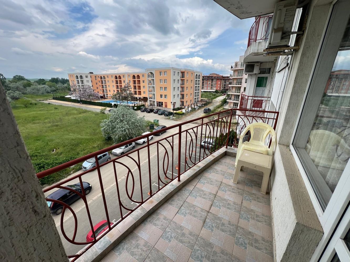 Two-Bedroom Apartment in a Year-Round Complex Near the Sea – Ready to Move In