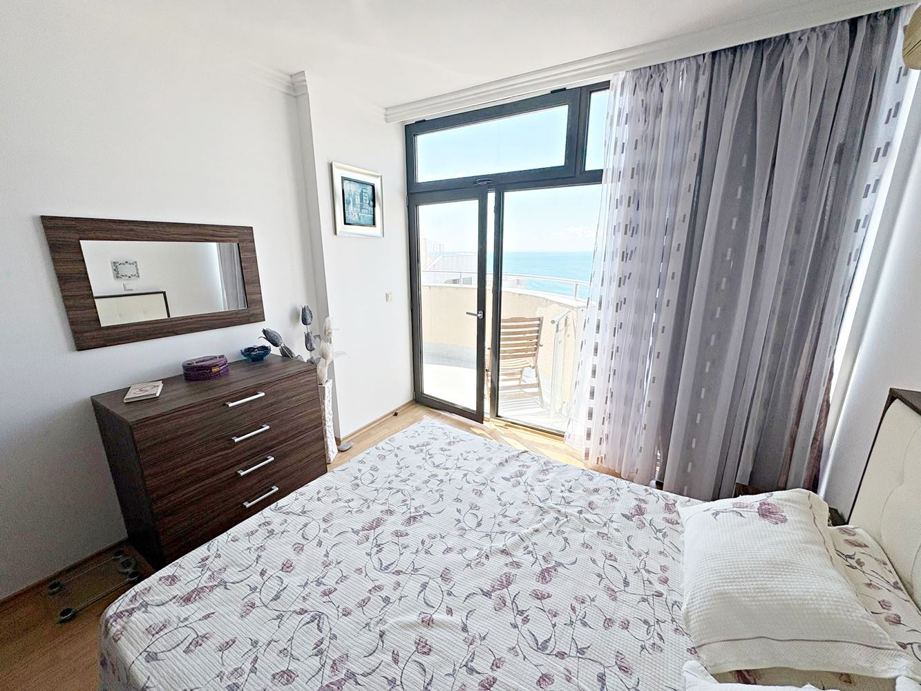 Luxury One-Bedroom Apartment with Panoramic Sea View on the First Line in Sveti Vlas