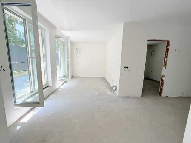 Two-bedroom apartment with private garden and two parking spaces in a new luxury building in the heart of Burgas