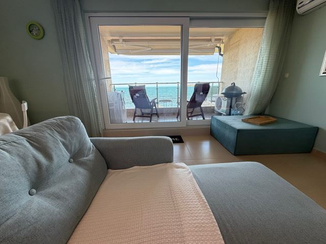 Spacious Apartment with 2 Bedrooms on the First Sea Line with Frontal Panoramic Sea View