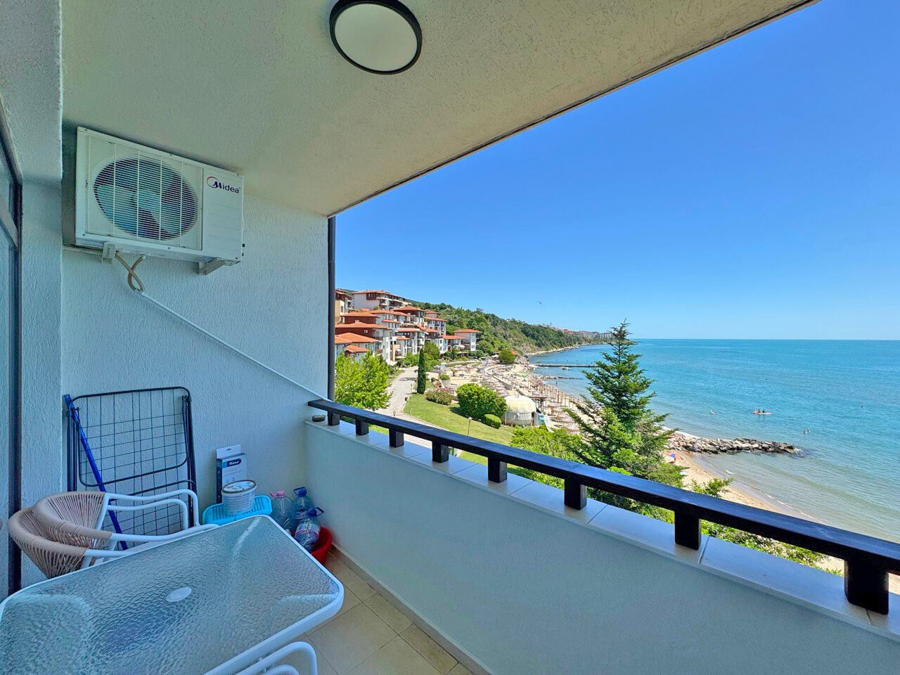 One-Bedroom Apartment on the First Line with Panoramic Sea View in Sveti Vlas