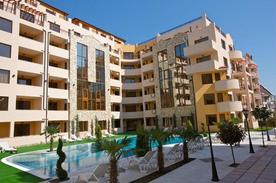 Spacious two-bedroom apartment in a modern complex in the center of Sunny Beach