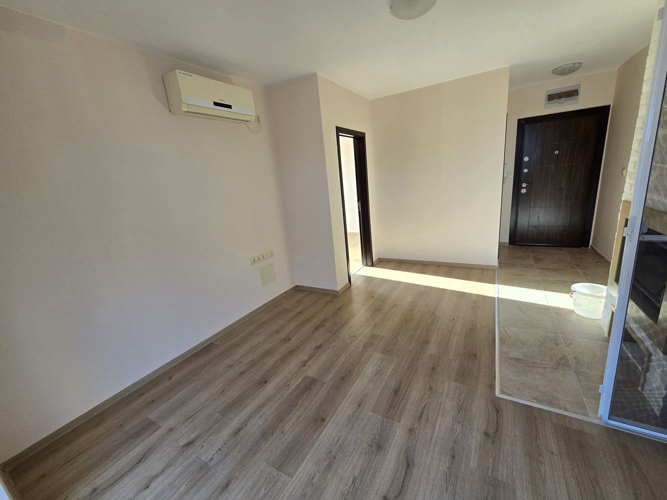 New One-Bedroom Apartment in Pomorie – Renovated, Ready for Furnishing, with a Spacious Balcony and Barbecue