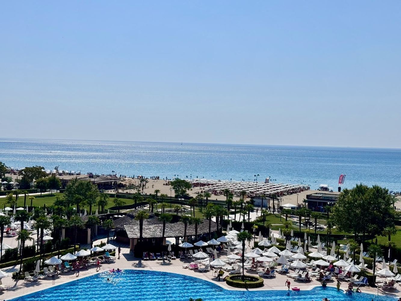 Luxury Seaside Apartment with Panoramic View in a Prestigious Complex in Sunny Beach