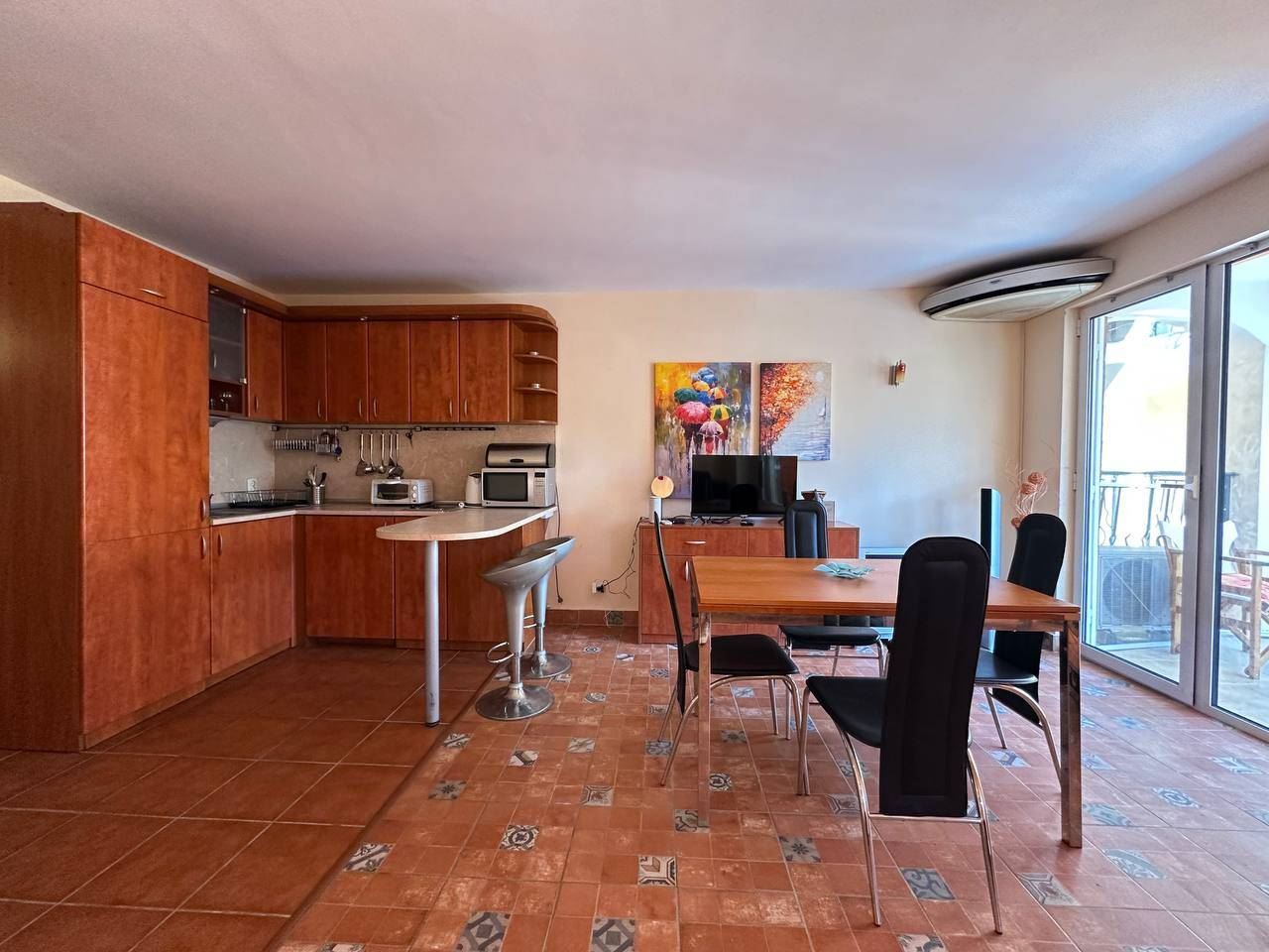 Spacious one-bedroom apartment near the beach in Sunny Beach