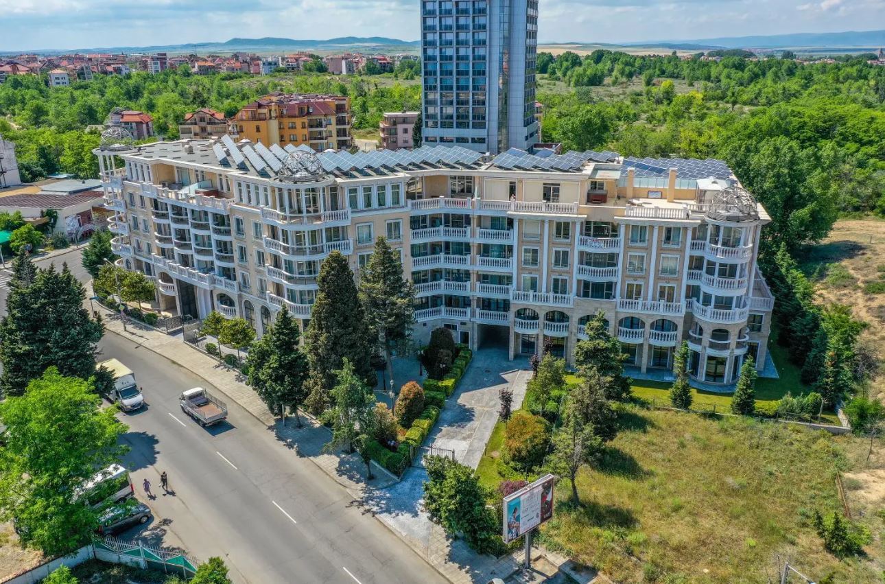 Spacious Two-Bedroom Apartment 100 Meters from the Beach in Nessebar