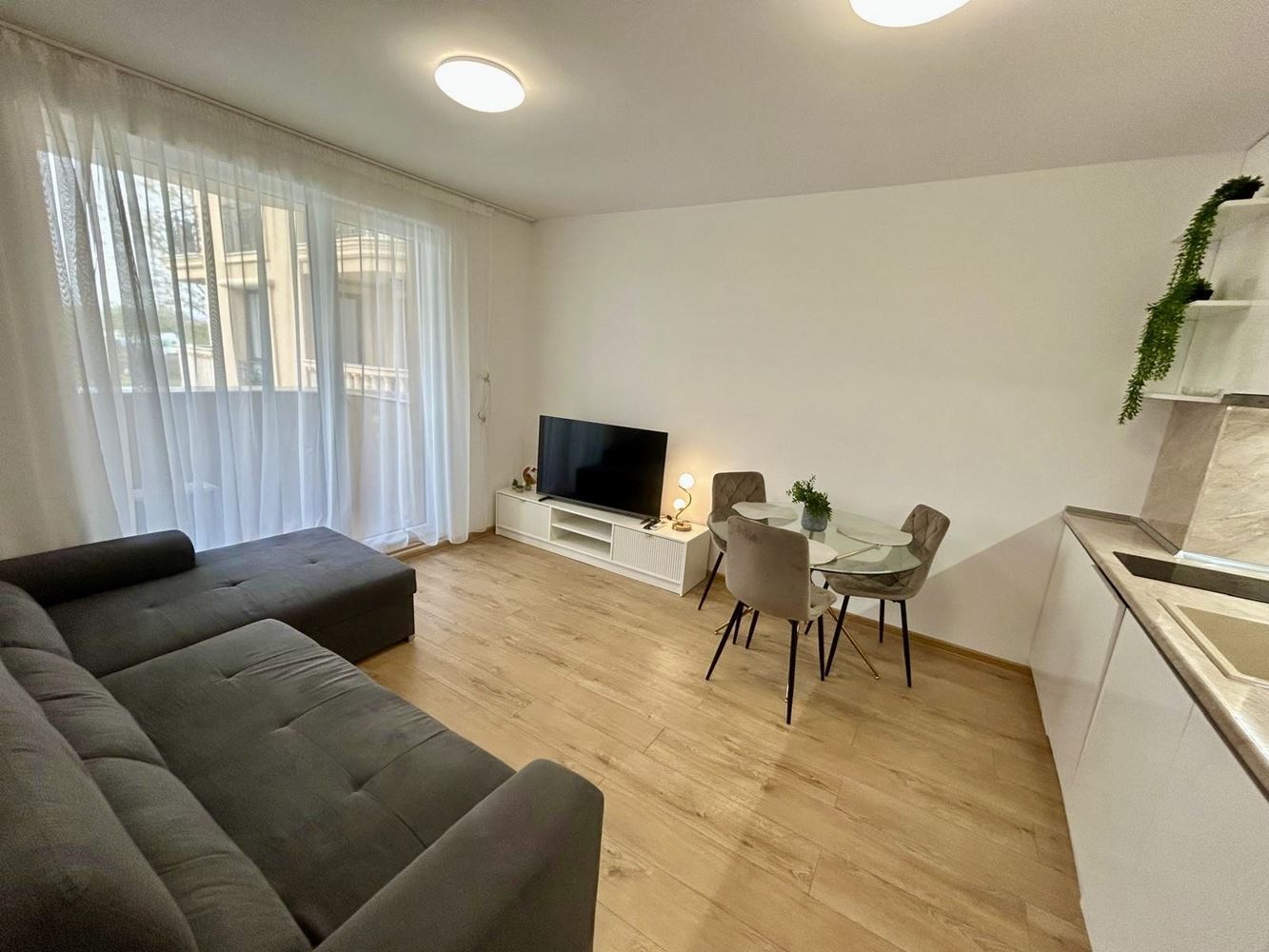 Two-Room Oasis in a New Luxury Complex in Sunny Beach – Pool View