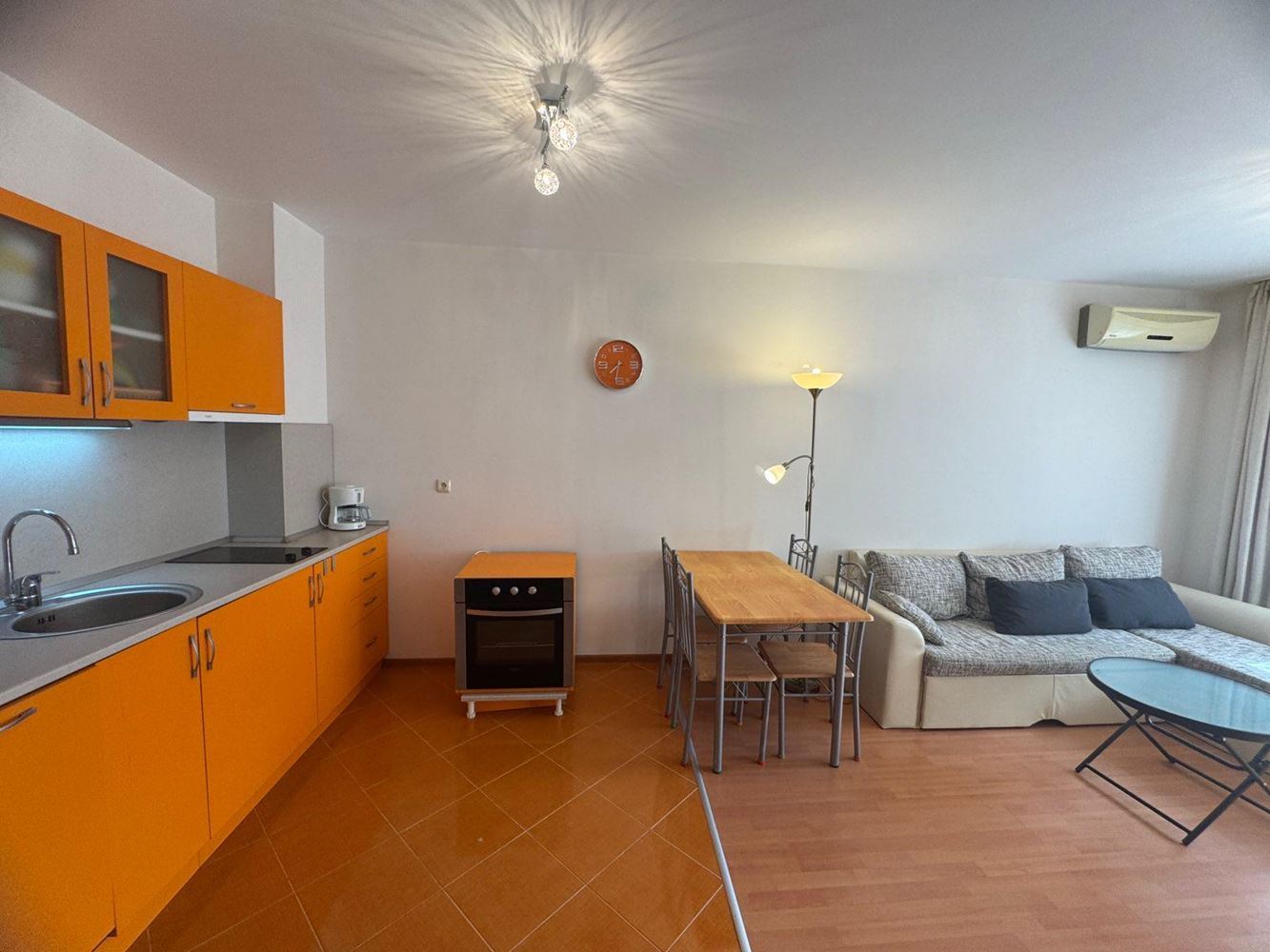 Ground-floor one-bedroom apartment in the Old Town of Pomorie – close to the sea