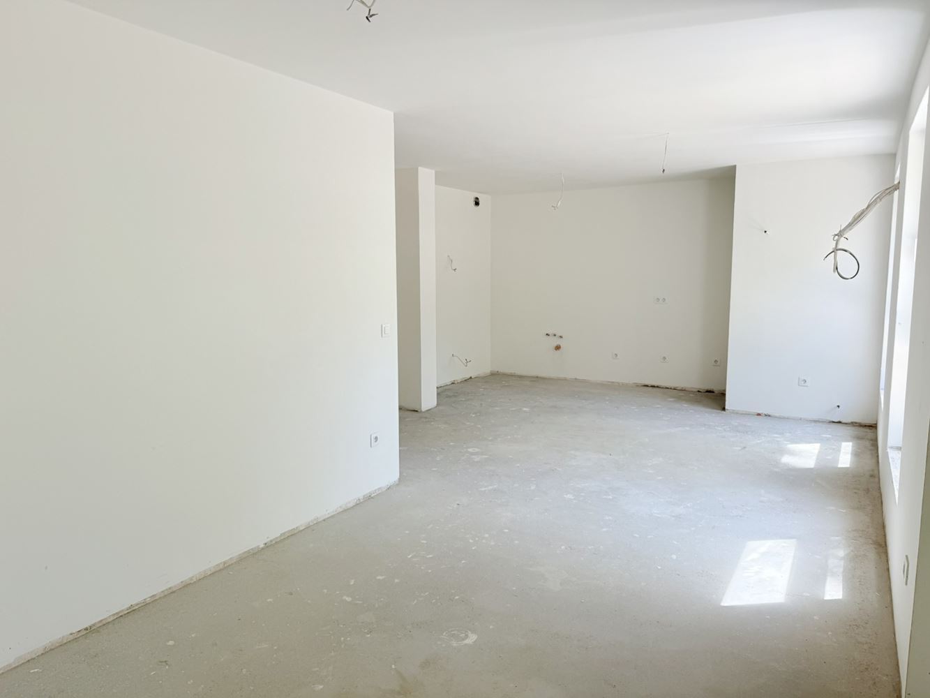 Spacious One-Bedroom Apartment in a New Building with Act 16 in Burgas – Comfort, Space and Excellent Location