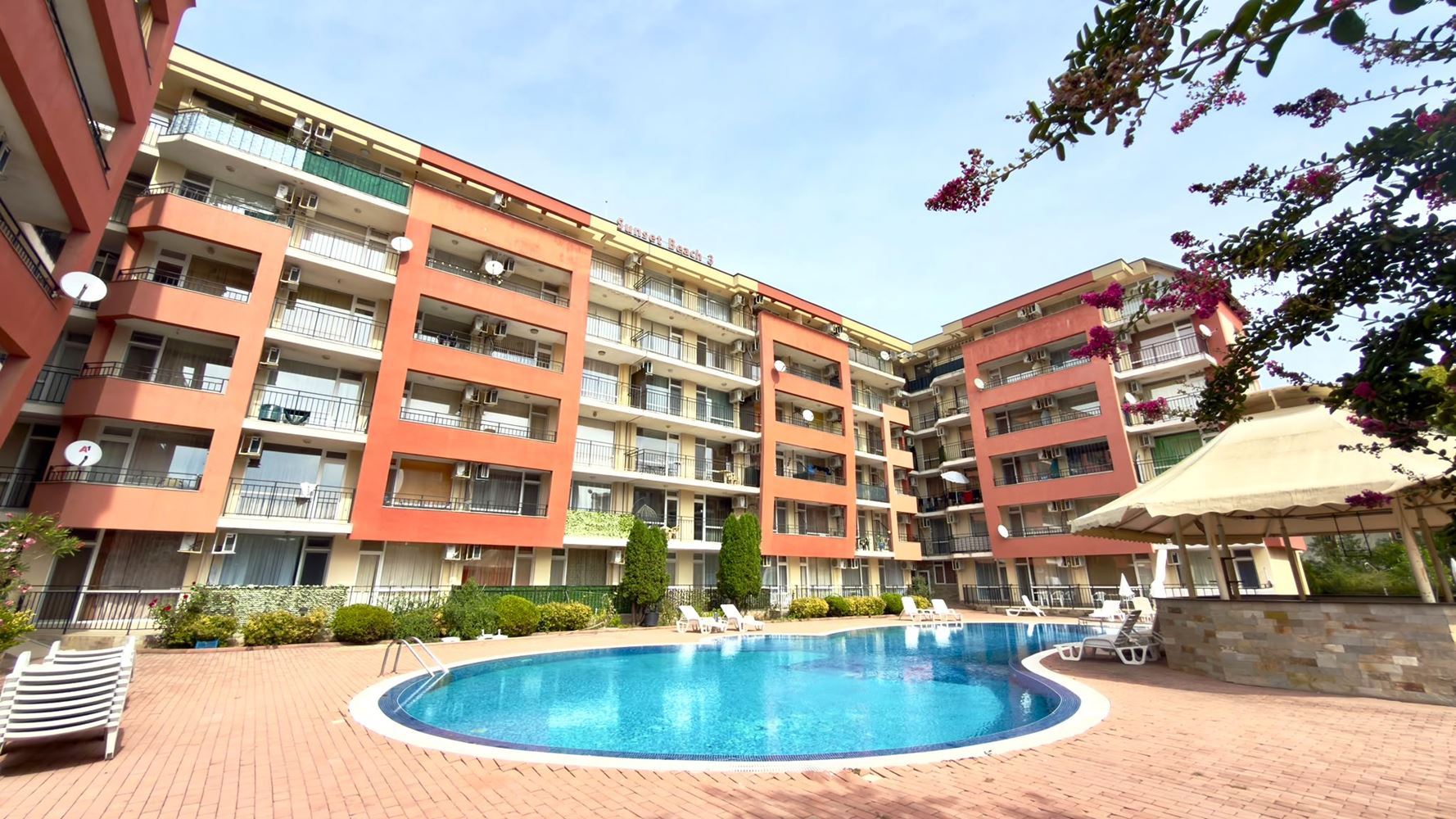 Furnished Studio with Pool View in Sunny Beach