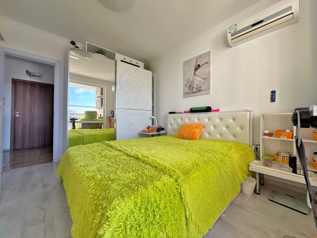 Spacious Furnished Studio in Sveti Vlas – 200 Metres from the Beach, with a Luxury SPA Centre and Excellent Amenities