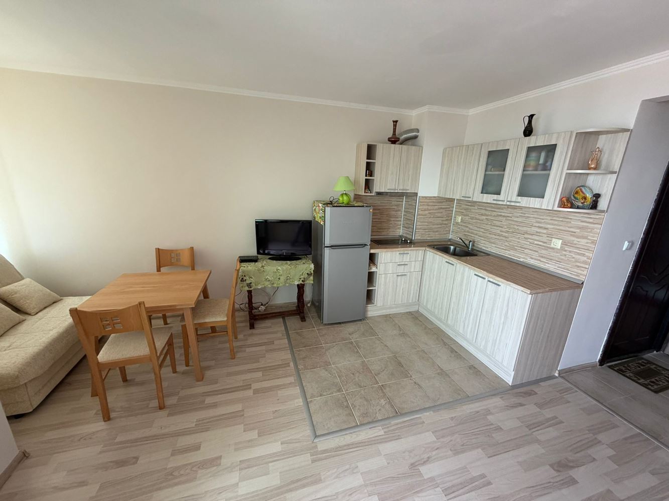 Sveti Vlas: exceptionally spacious studio with panoramic sea view