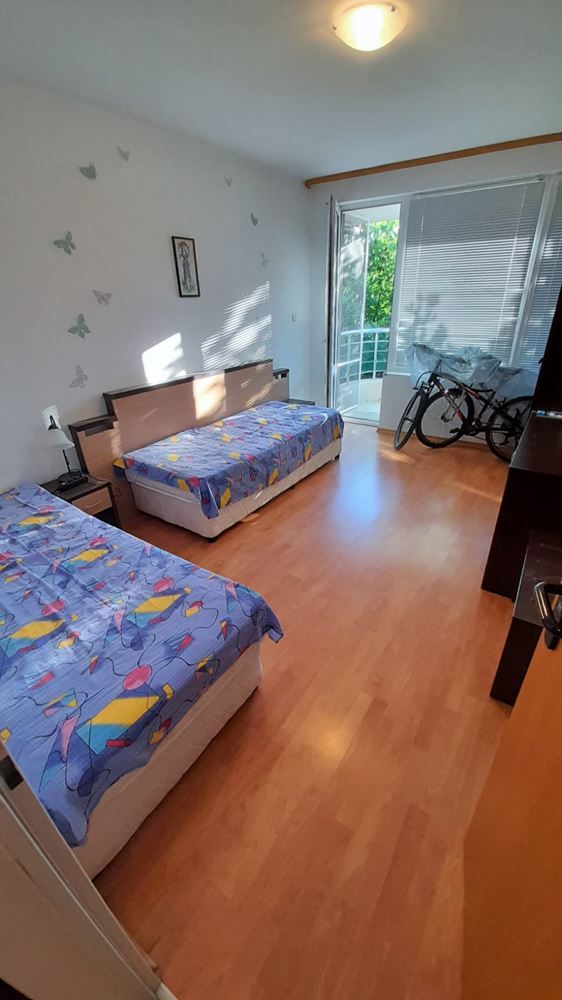 Comfortable One-Bedroom Apartment in a Year-Round Complex with Parking in Sarafovo  