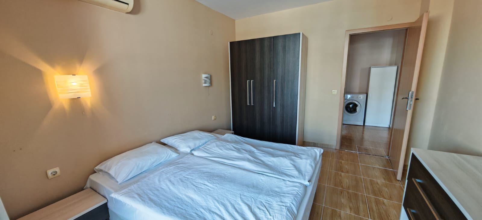 Three-room apartment 200 m from the sea in Sveti Vlas with two terraces and partial sea view