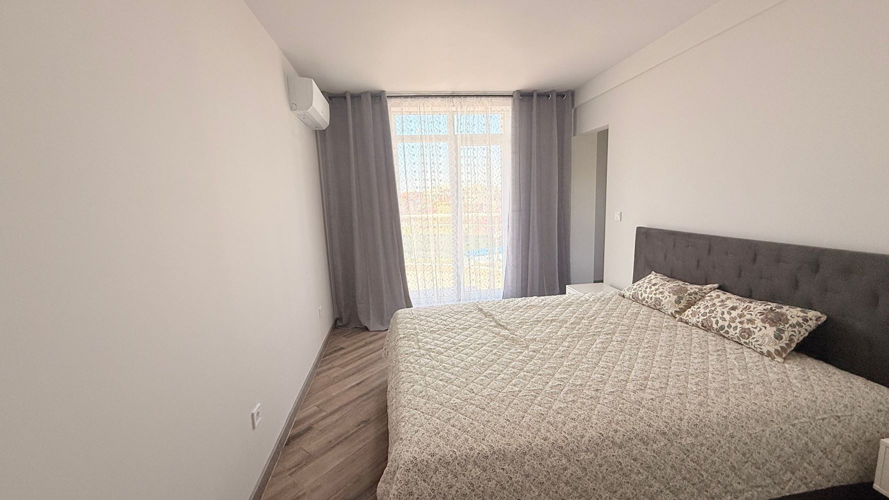 Luxury three-bedroom apartment on the first line in Ravda – space, prestige, and breathtaking sea panorama