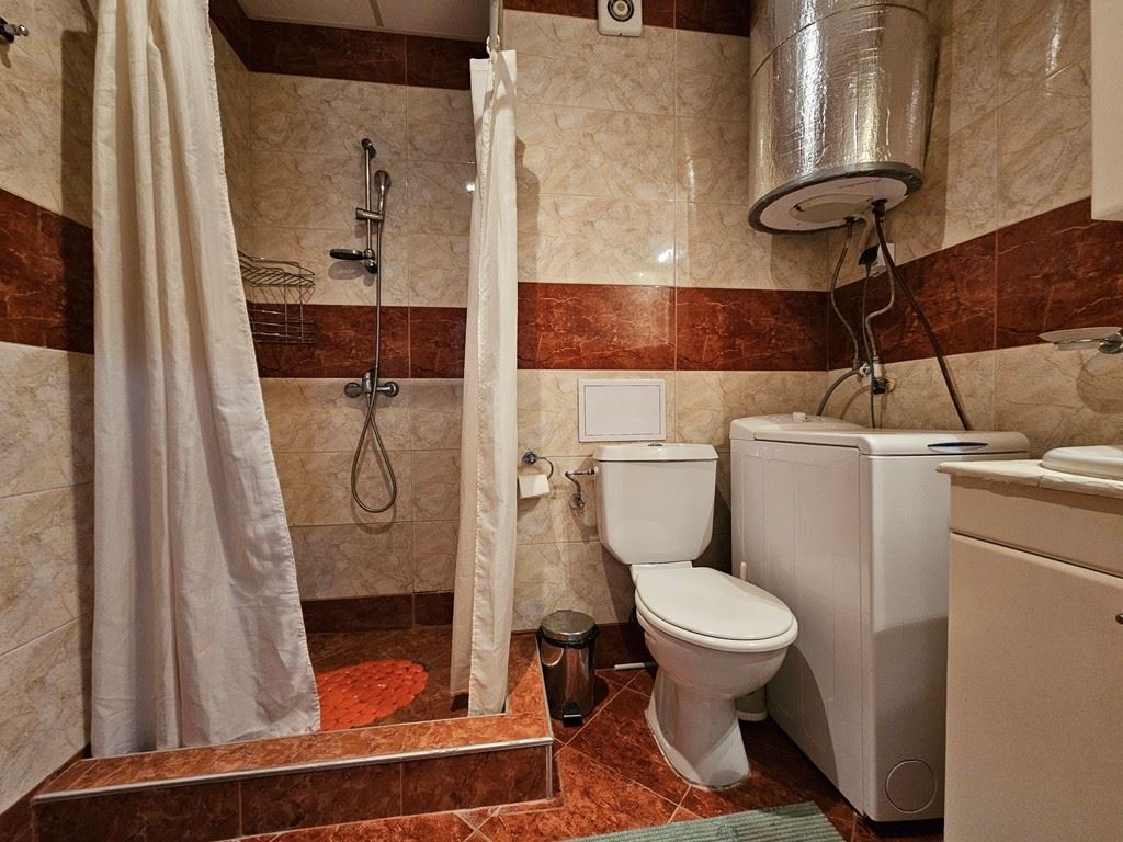 One-Bedroom Apartment on the First Line to the Sea in a Secure Complex in Elenite
