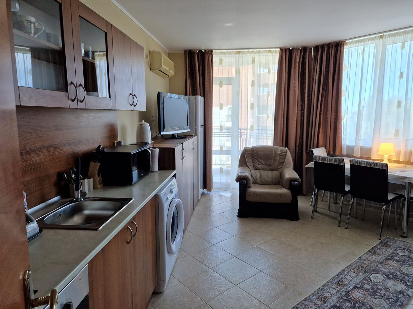 Sea and Amenities Within Easy Reach – One-Bedroom Apartment 100 m from the Beach in Sunny Beach