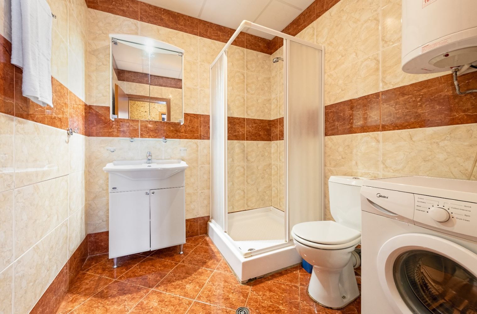 Stylish two-bedroom apartment on the first line with direct sea view in Sveti Vlas – space, luxury and full amenities