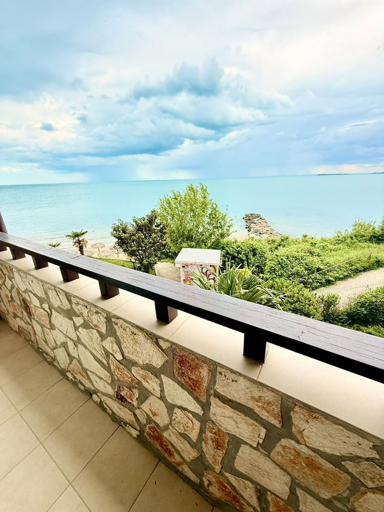 Two-bedroom apartment on the first line to the sea in Sveti Vlas – comfort, spaciousness and a unique sea view