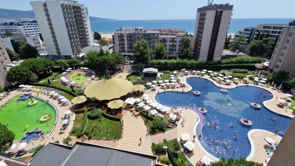 Spacious Studio in a Luxury Complex Just 50 m from the Beach in Sunny Beach