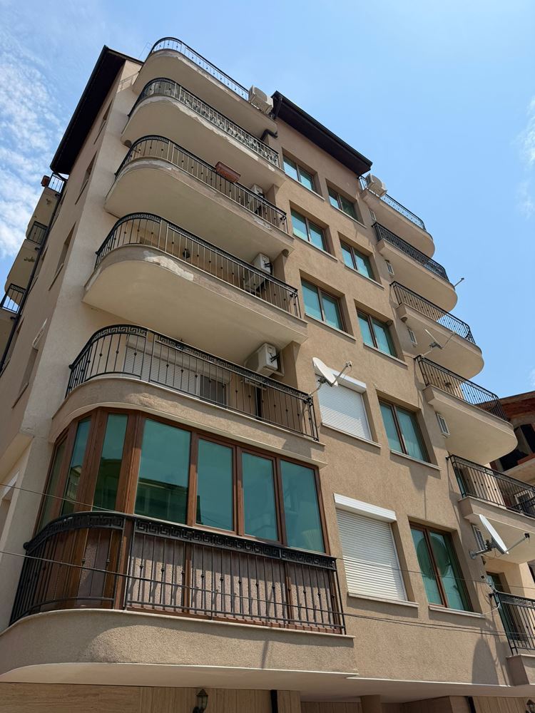 Sveti Vlas: exceptionally spacious studio with panoramic sea view