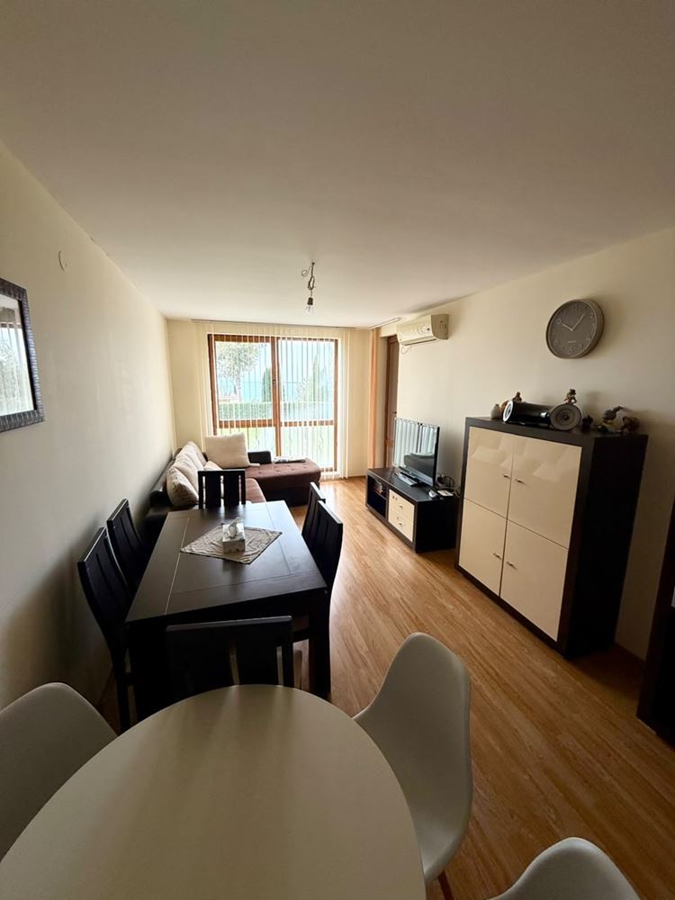 Cozy apartment in Sveti Vlas on the ground floor – sea, mountain and luxury complex