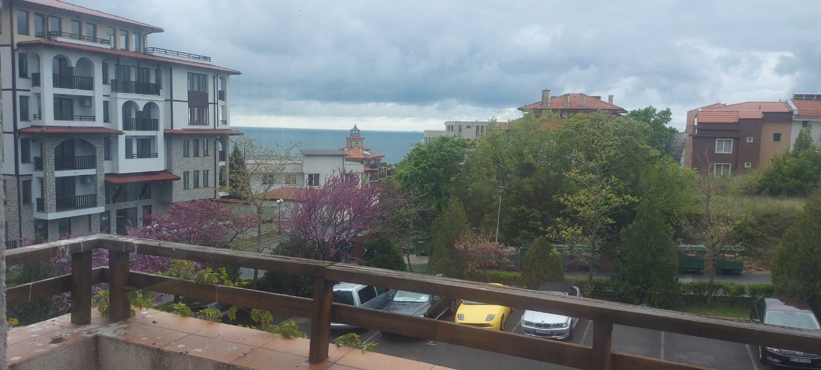 Spacious apartment with sea panorama in Sveti Vlas – comfort, greenery, and a prestigious location