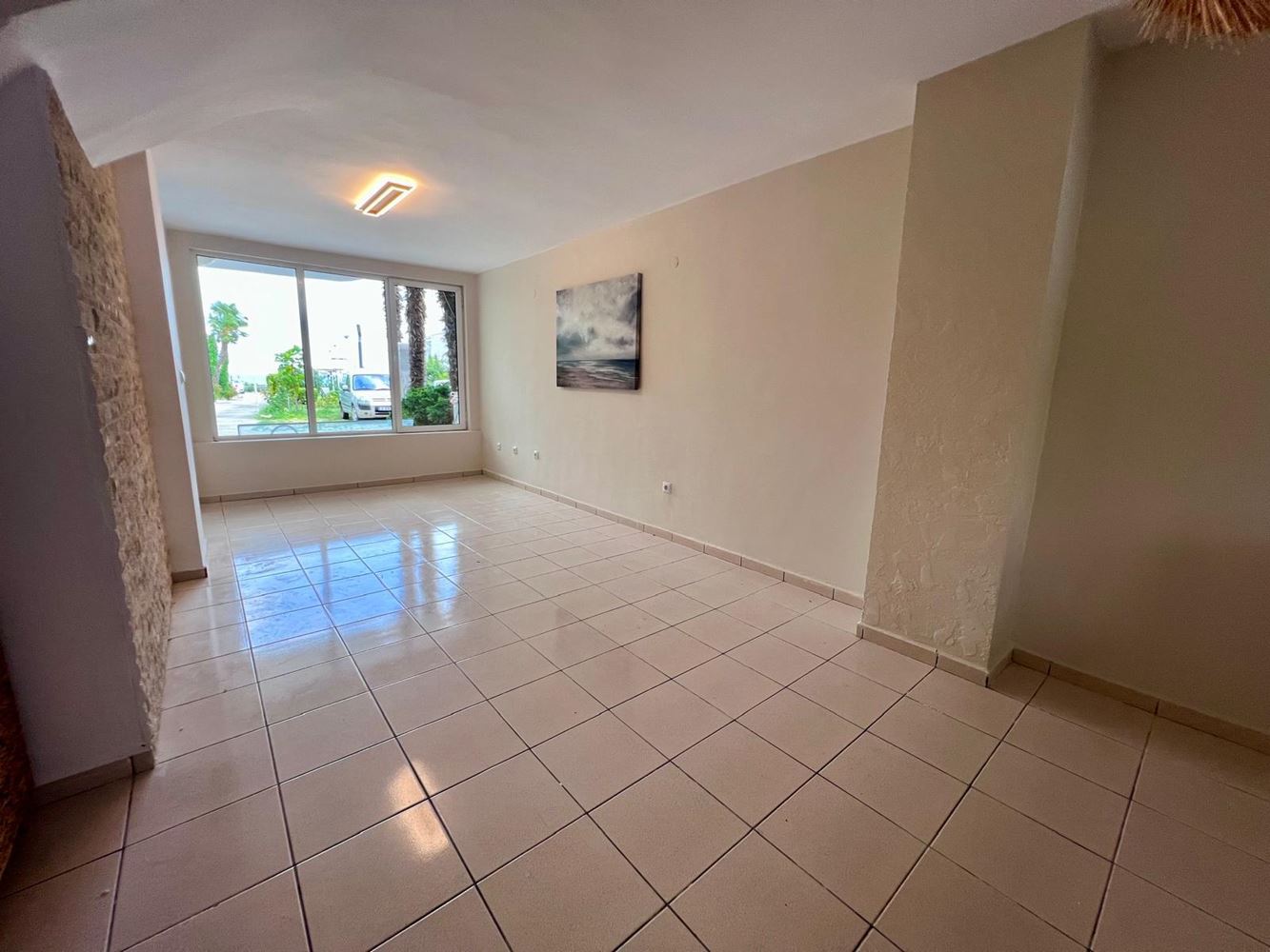 First-line sea property in Ravda – two-bedroom maisonette with sea view and private parking space