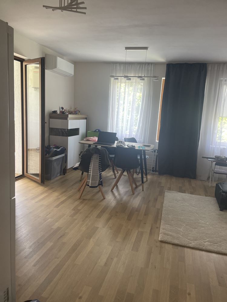 Spacious One-Bedroom Apartment with Sea View Just One Minute from the Beach in Sveti Vlas