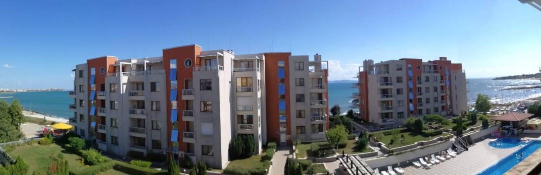 Three-room apartment on the first line with frontal sea view in Pomorie. With underground parking space!