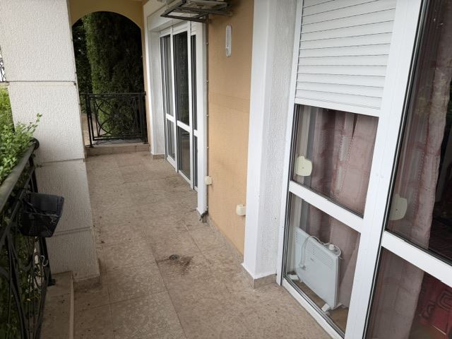 Spacious Three-Bedroom Apartment Close to the Sea with Excellent Complex Facilities