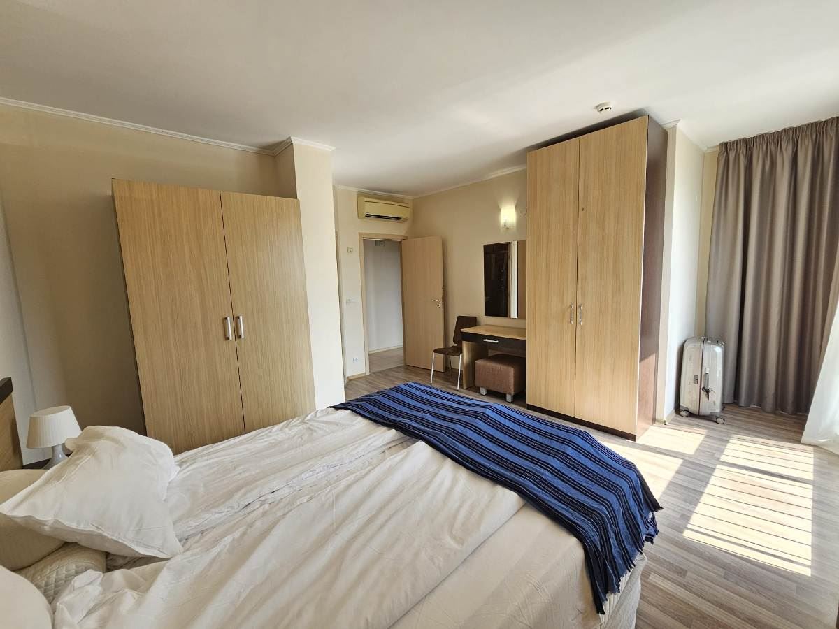 Luxury three-bedroom apartment on the beachfront in Obzor – panoramic sea and mountain views