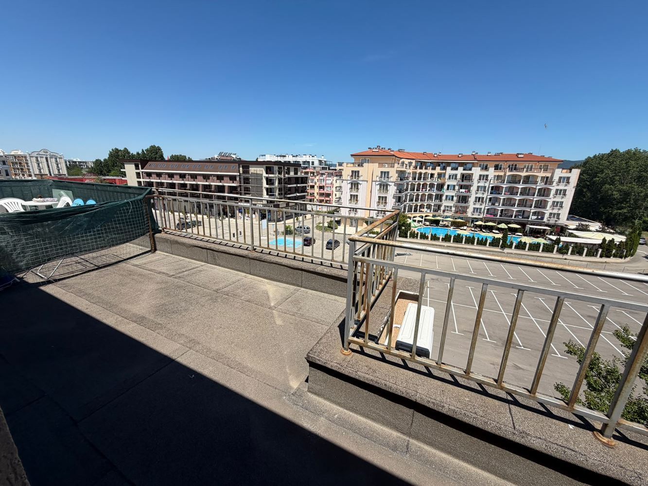 Spacious One-Bedroom Apartment in a Prestigious Gated Complex Near the Beach in Sunny Beach