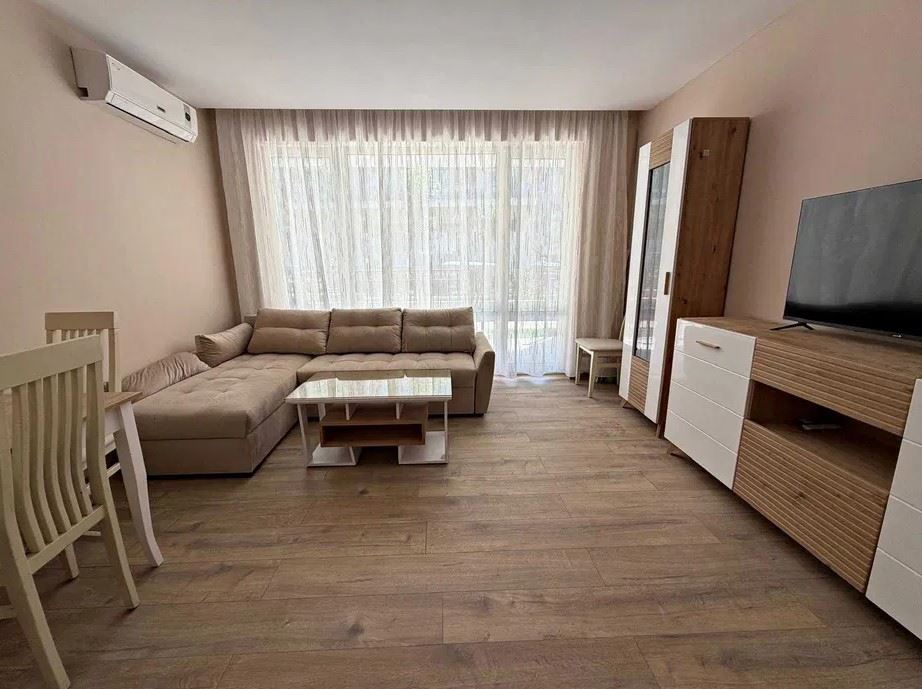 First-line apartment in Elenite – major renovation, residential electricity and direct beach access