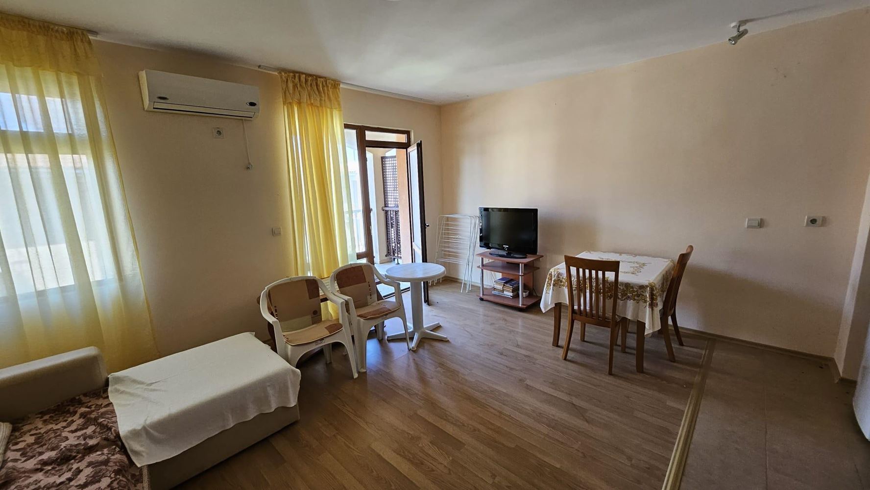 Apartment with One Bedroom in Primorsko with Act 16 – Swimming Pool, Gated Complex and Beach Within Walking Distance