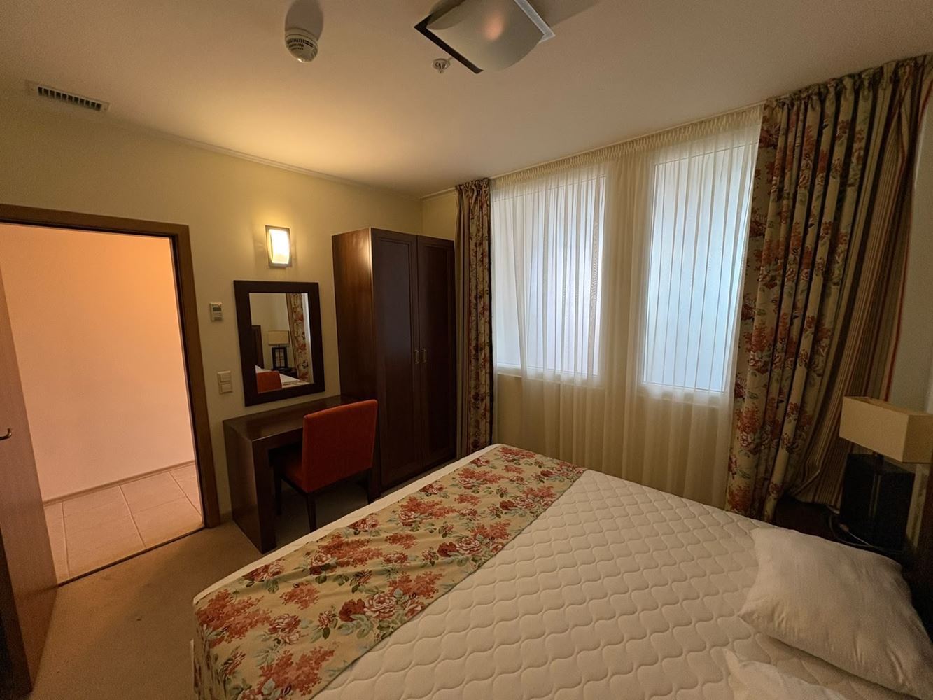 Luxury One-Bedroom Apartment with Sea View on the First Line in Pomorie – A Prestigious Property with Unique Amenities