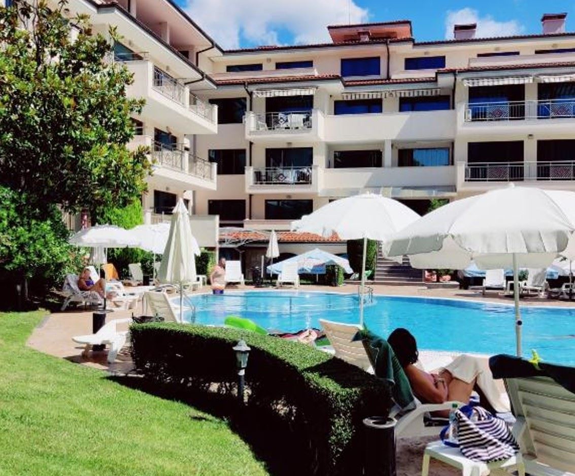 One-bedroom apartment in a modern complex with amenities in Ravda