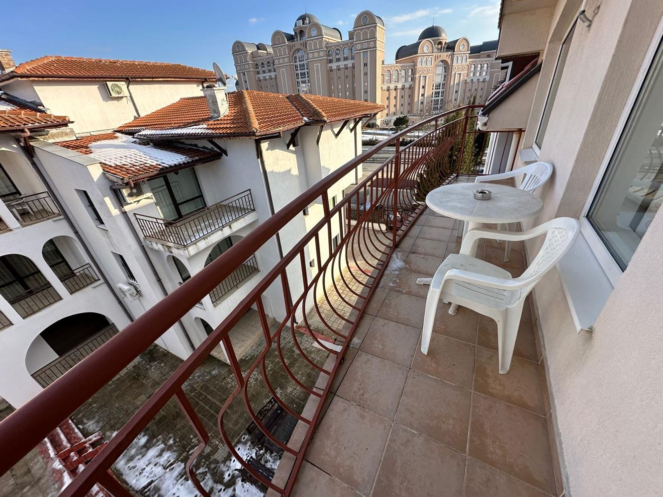 Spacious two-bedroom apartment in Sveti Vlas surrounded by greenery