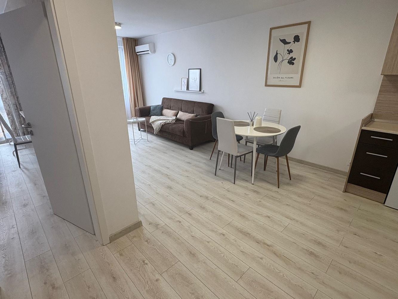 Spacious and Modern One-Bedroom Apartment with Full Amenities in Pomorie