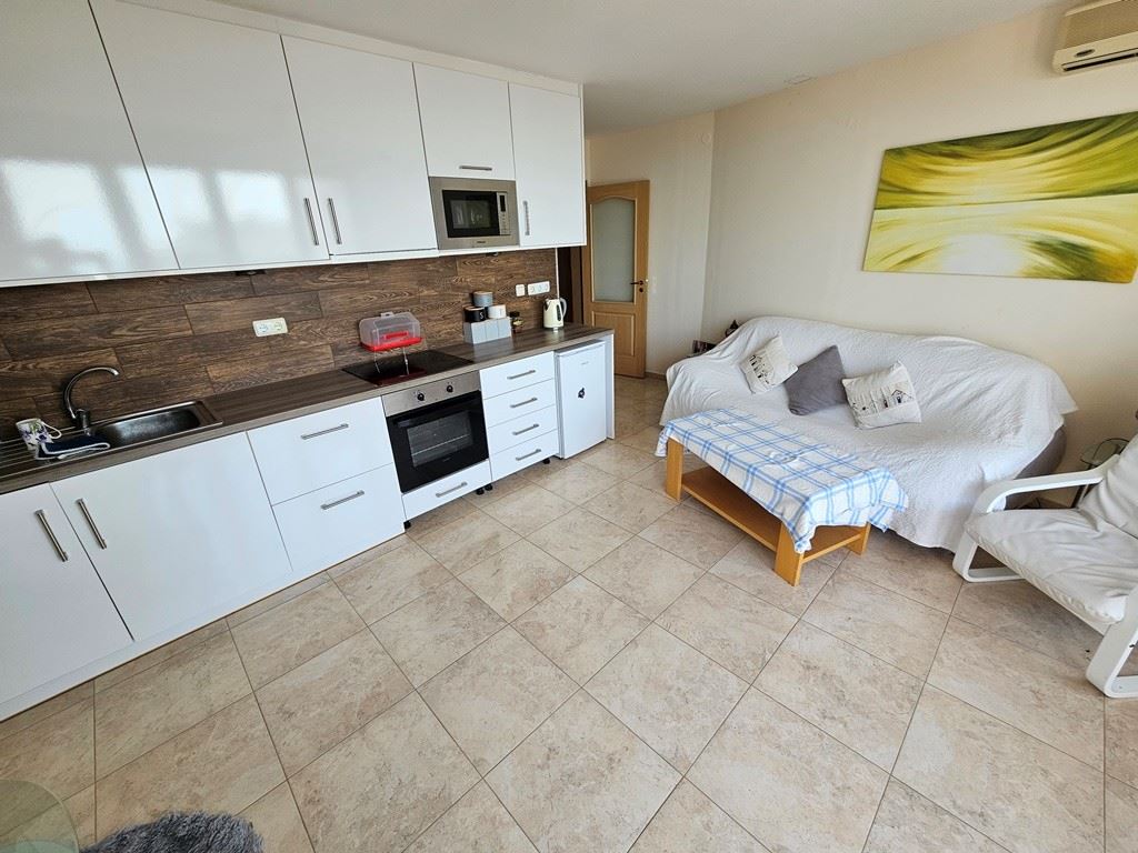 Panoramic Two-Bedroom Apartment Just Steps from the Beach in Elenite with Incredible Bay View