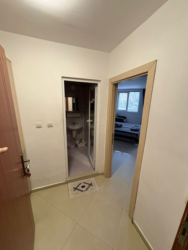 Spacious fully furnished studio in Pomorie – east exposure and excellent location 400 m from the sea