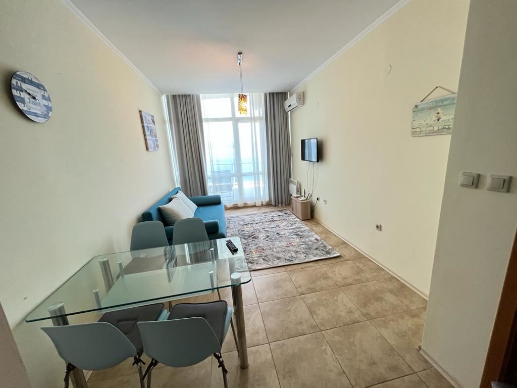 One-bedroom apartment on the first line with sea view in Nessebar, 500 m from the Old Town