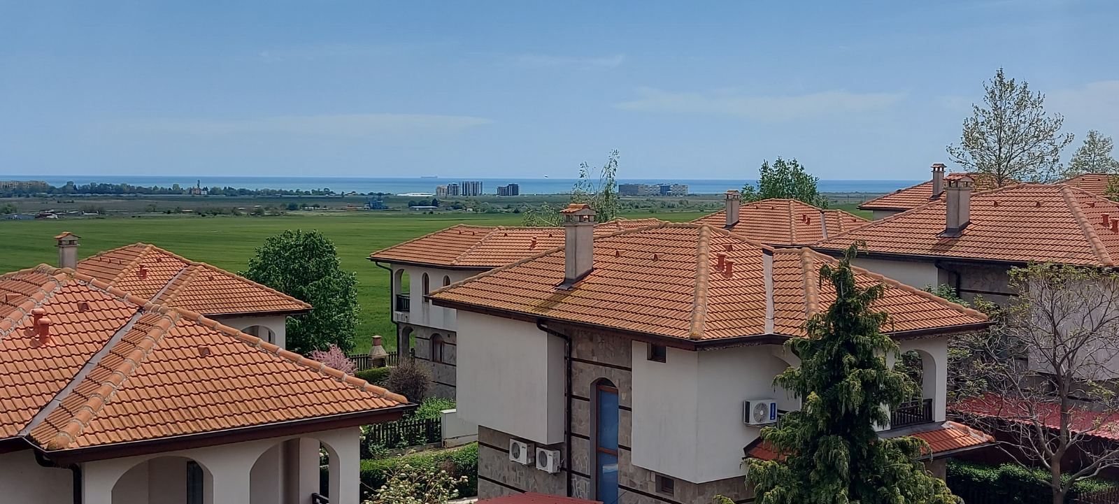 One-bedroom apartment with panoramic sea view in Aheloy – comfort, space and tranquility