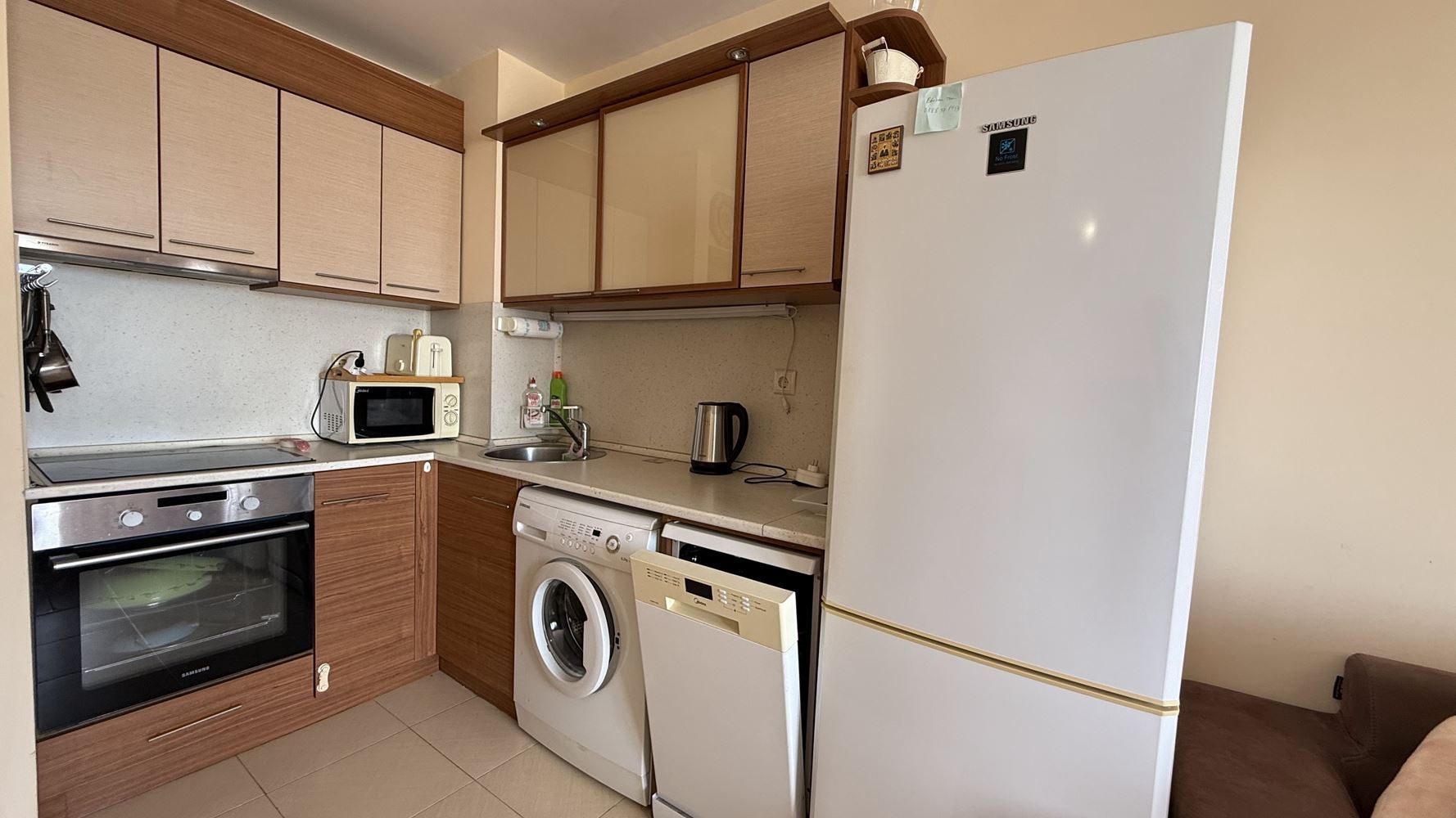 Spacious Two-Bedroom Apartment with Sea View and Low Maintenance Fee in Sveti Vlas