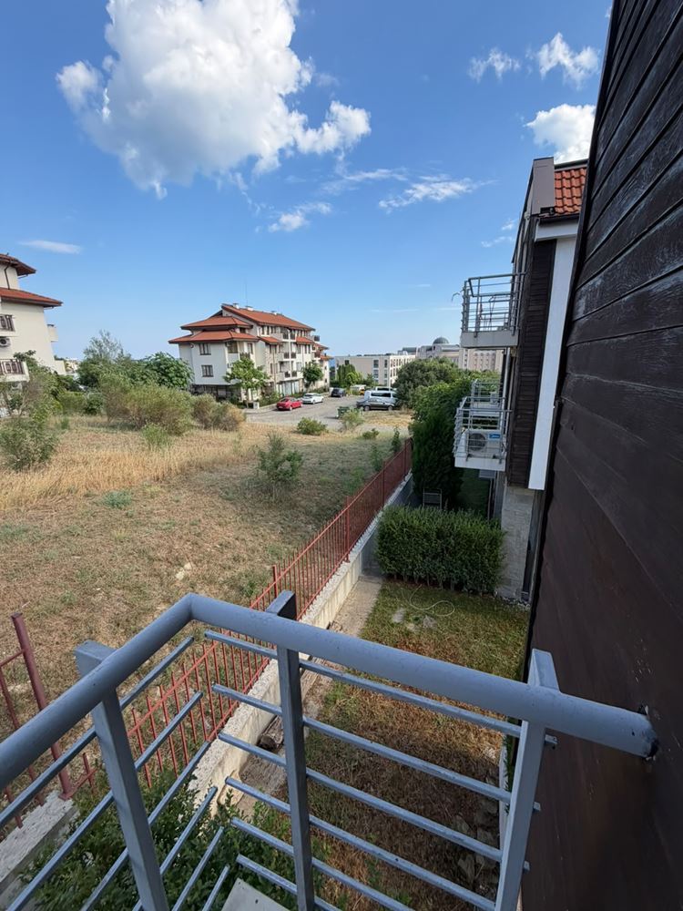 Spacious two-bedroom apartment with sea and mountain views in a beautiful gated complex near the sea
